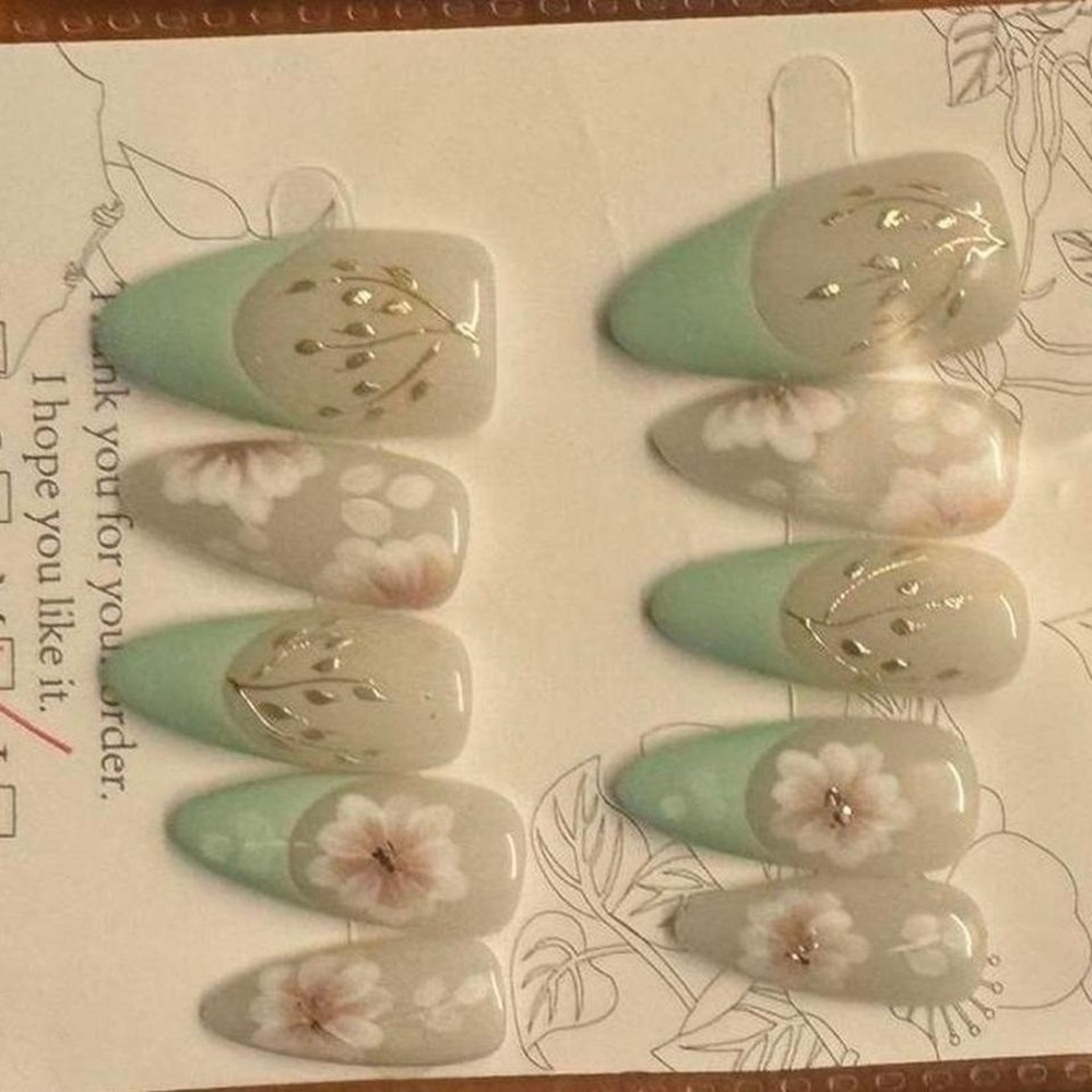 "Garden Whisper" Press-On Nail Set – Pastel Florals, Gold Leaf‎ & Soft Neutrals